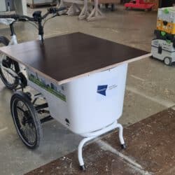 Möbel | Dialog-Fahrrad für ProPotsdam – Cargo-Behälter mit Holzplatte